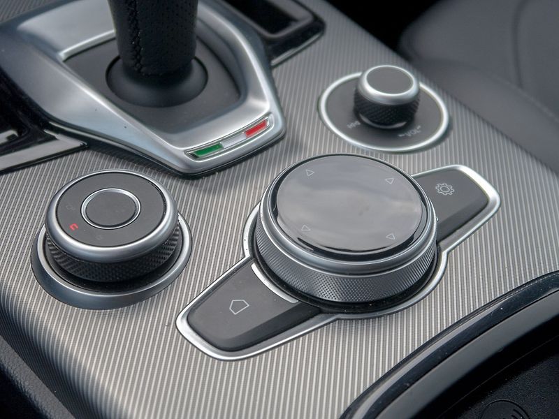 Alfa Romeo Stelvio (2024) 2.2D 154KW Q4 – VELOCE - fotka 42 z 71