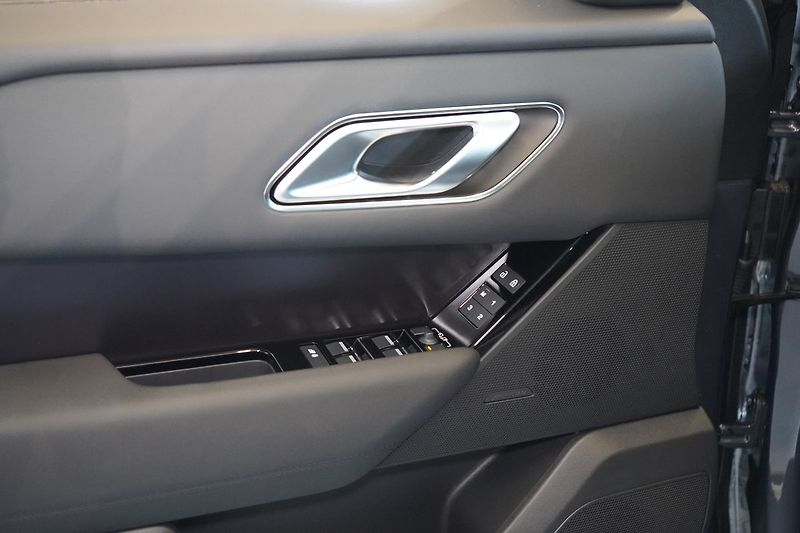 Land Rover Range Rover Velar D300 AWD Dynamic SE, Tážné - fotka 21 z 50