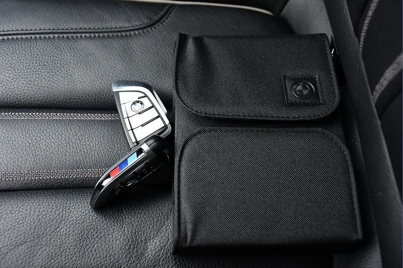 BMW Řada 5 530d xD M-SPORT LASER  - fotka 44 z 46