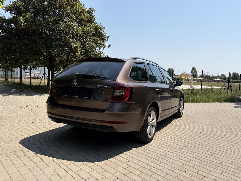 Škoda Octavia 2.0 TDi DSG CLEVER - fotka 9 z 28