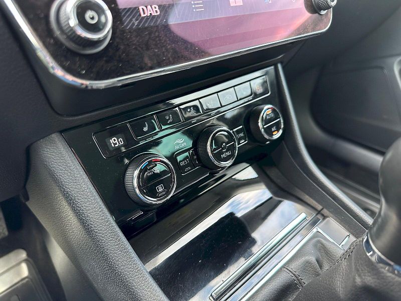 Škoda Superb (2018) Combi 2.0 TDI Style - fotka 24 z 33