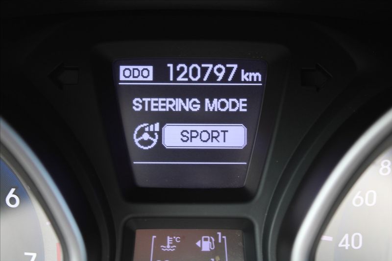 Hyundai i30 1,6 i  NOVÉ V ČR - fotka 10 z 36