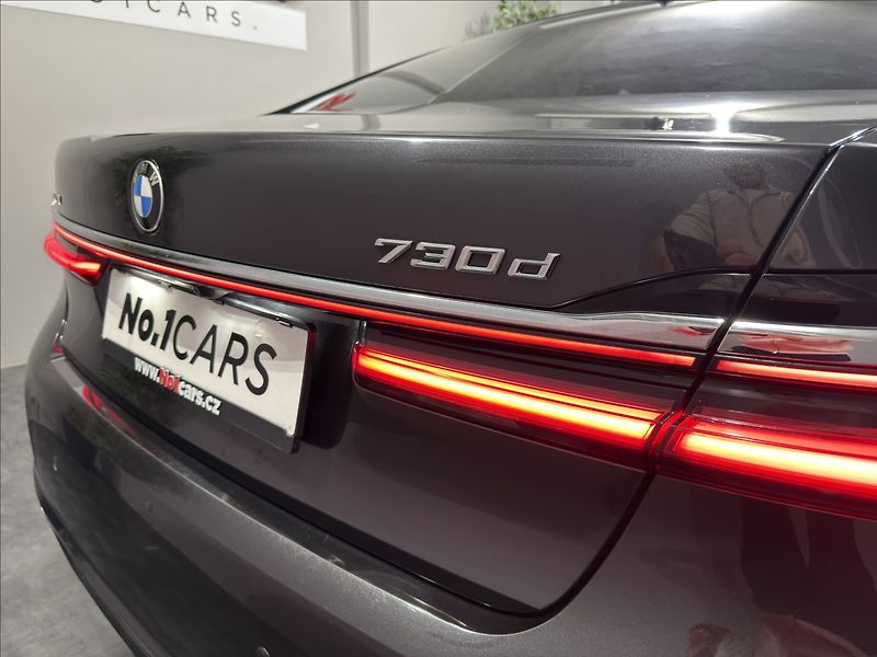 BMW Řada 7 3,0   730D XD LASER MASÁŽE ČR - fotka 38 z 45