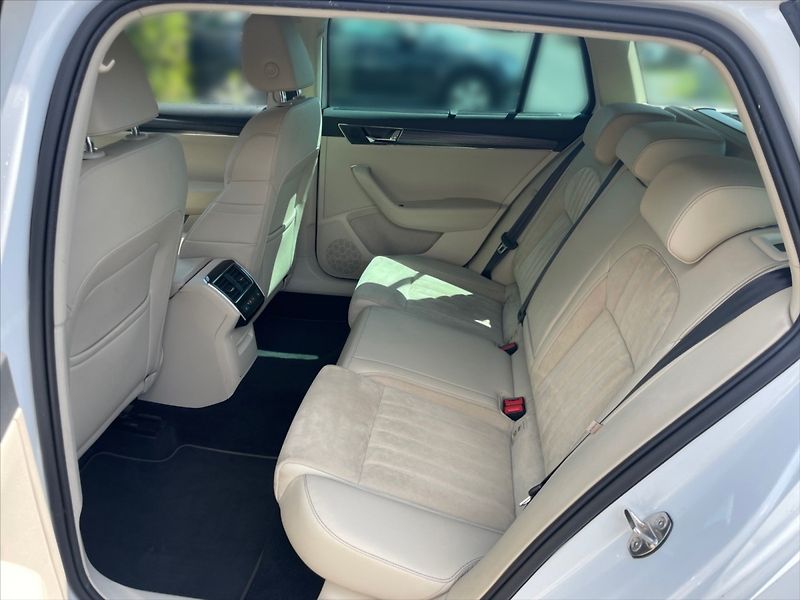 Škoda Superb 2,0 TDI 110 Style - fotka 8 z 11