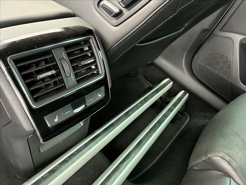 Škoda Superb 2,0 STYLE 4X4 TAŽNÉ,KAMERA - fotka 15 z 31