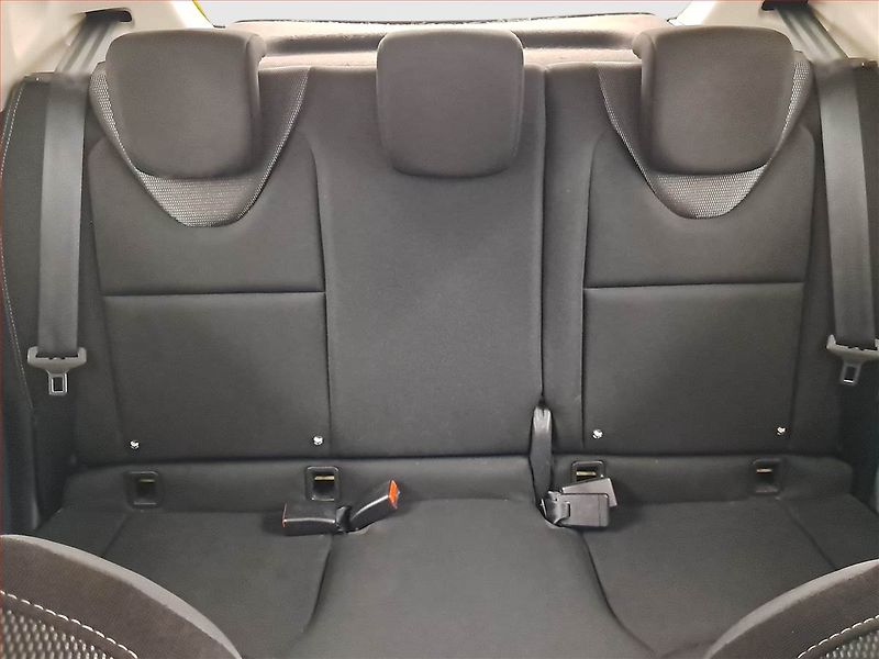 Renault Clio (2014) 0.9 TCe, ČR,1.maj, Tempomat - fotka 10 z 14