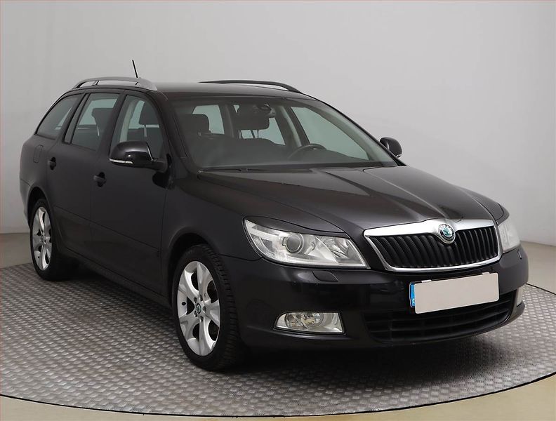 Škoda Octavia (2009) Ambiente 1.4 TSI, Navi, Xenony - fotografie inzerátu