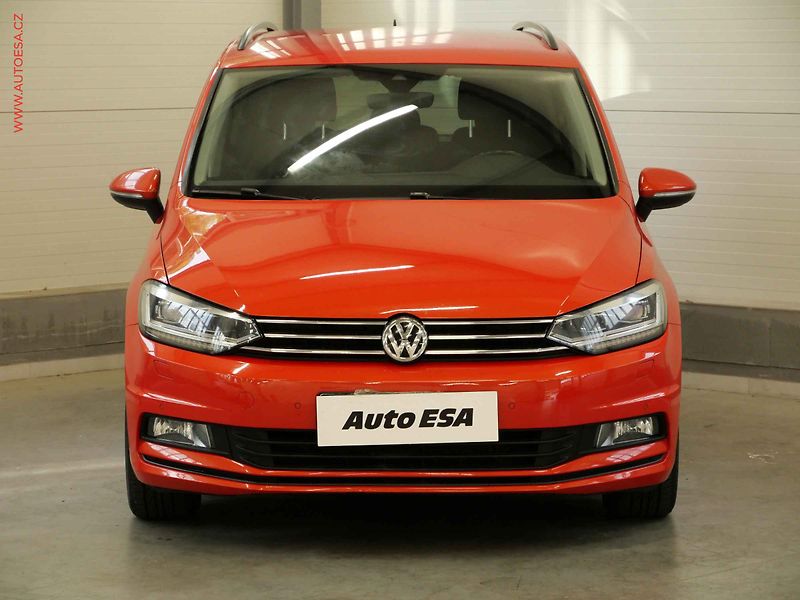 Volkswagen Touran (2016) 1.6TDi, DSG, LED, park.asist - fotka 2 z 22