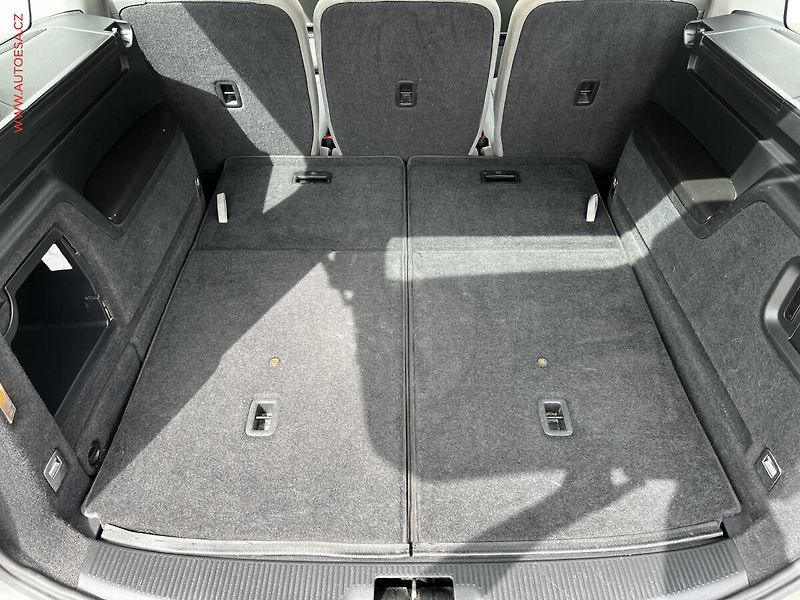 Volkswagen Sharan (2011) 2.0 TDi, Comfortline - fotka 7 z 23
