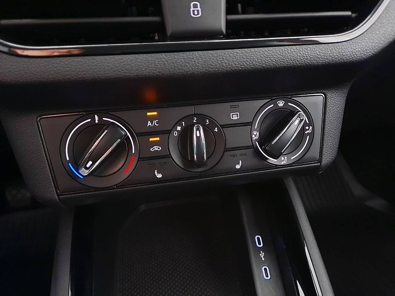 Škoda Kamiq (2019) 1.5 TSI (110kW/150k) Ambition - fotka 14 z 23