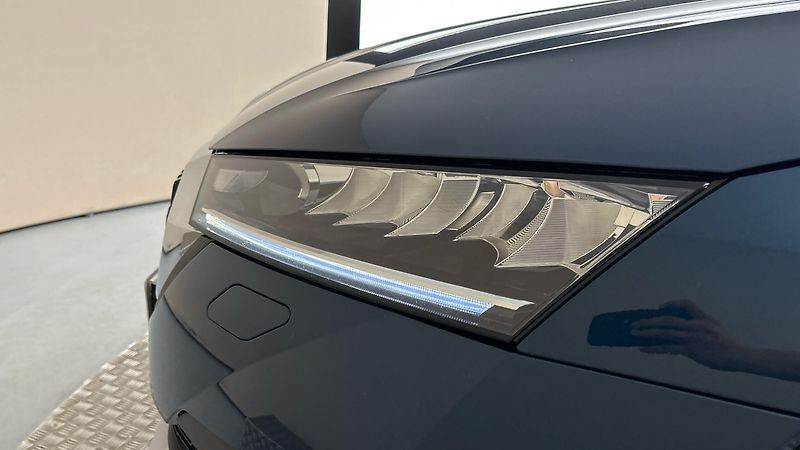 Škoda Octavia 2.0 TDI DSG 4x4 Scout Combi - fotka 18 z 28