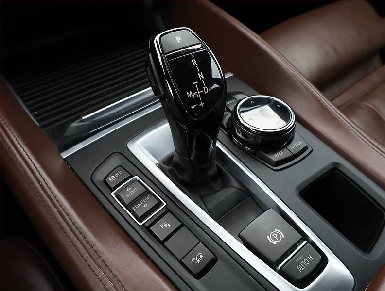 BMW X6 (2017) M Paket xDrive30d - fotka 12 z 18