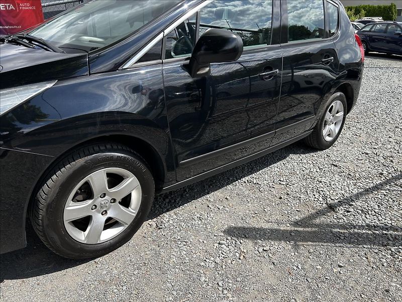 Peugeot 3008 1,6 HDi  Tažné,ALU,Klimatizace - fotka 40 z 43