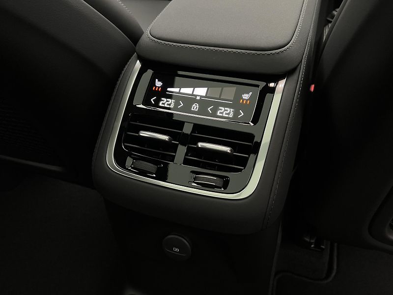 Volvo XC90 (2026) T8 AWD BLACK EDITION ULTRA - fotka 47 z 47