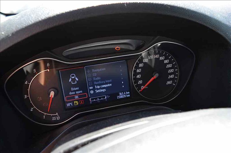 Ford Galaxy (2011) 2,0 TDCI 120KW - fotka 13 z 19