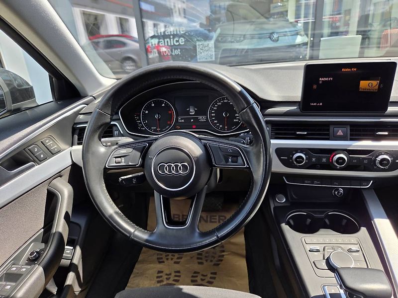 Audi A4 2.0 TDI DSG - fotka 13 z 37