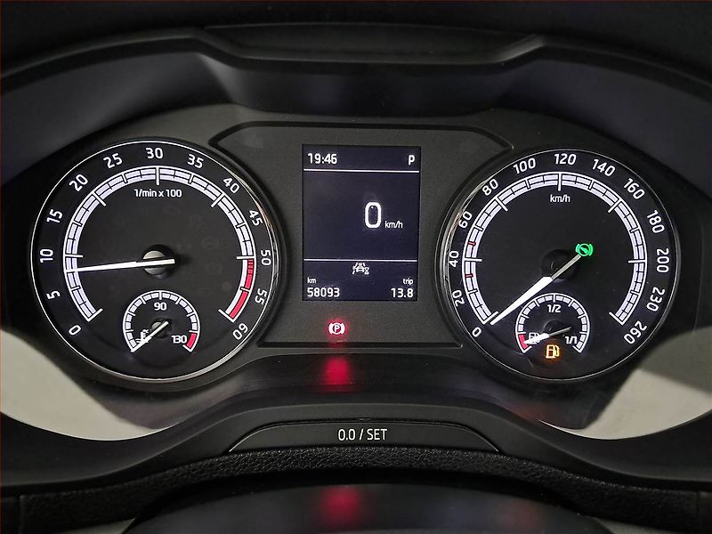 Škoda Karoq (2021) Ambition 1.6 TDI - fotka 11 z 20
