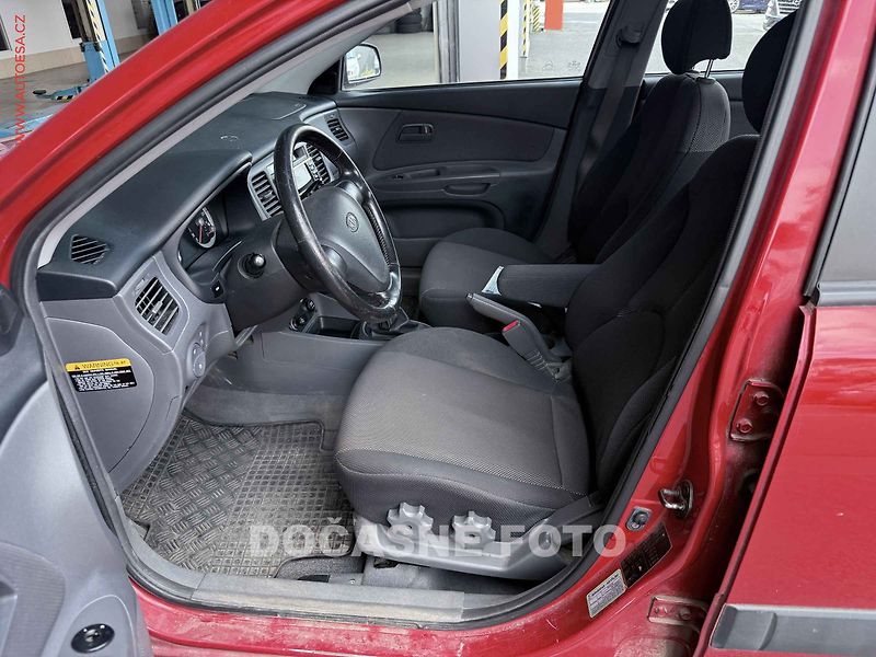 Kia Rio (2005) 1.6i, AC - fotka 3 z 3
