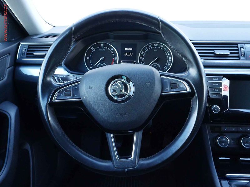Škoda Superb (2016) 2.0 TDi, ČR, Ambition, TZ - fotka 13 z 16
