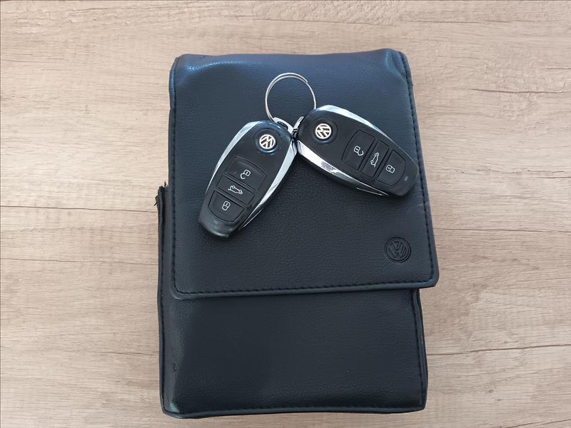 Volkswagen Touareg 3,0 TDI,176KW,NAVI,KŮŽE,PRUŽIN - fotka 39 z 46