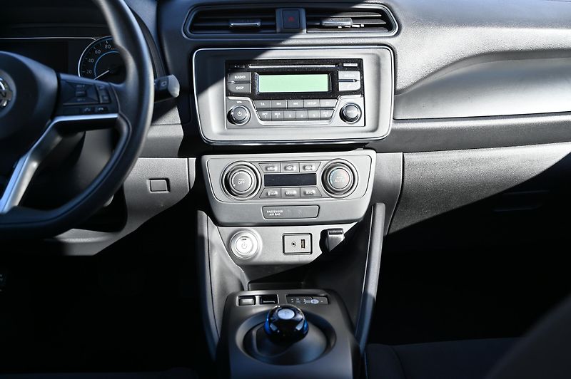 Nissan Leaf Basis 40kWH 110KW 3/2021 - fotka 11 z 34