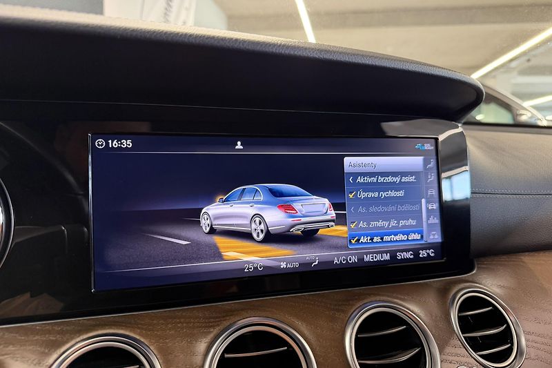 Mercedes-Benz Třídy E (2018) E 200d Exclusive - fotka 75 z 103