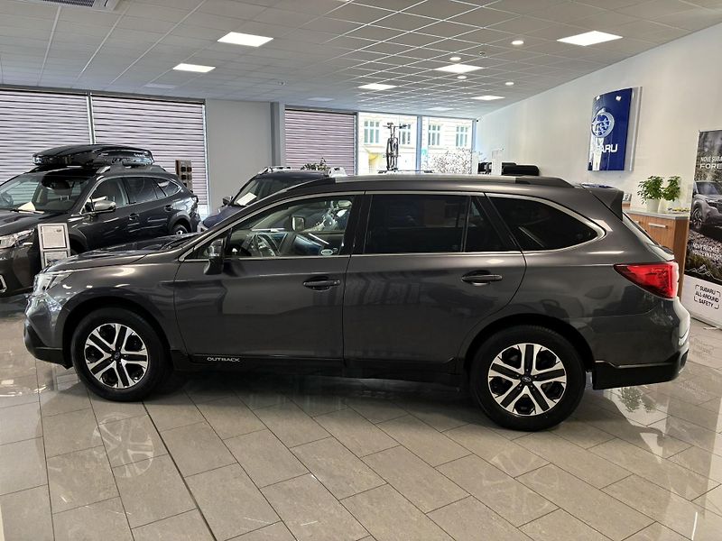 Subaru Outback 2.5i Active ES Lineartronic - fotka 2 z 41