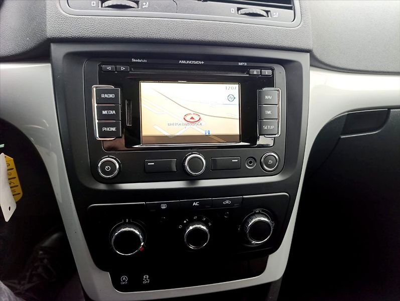 Škoda Yeti 1,6 TDi Navi Klima Tempomat - fotka 17 z 34