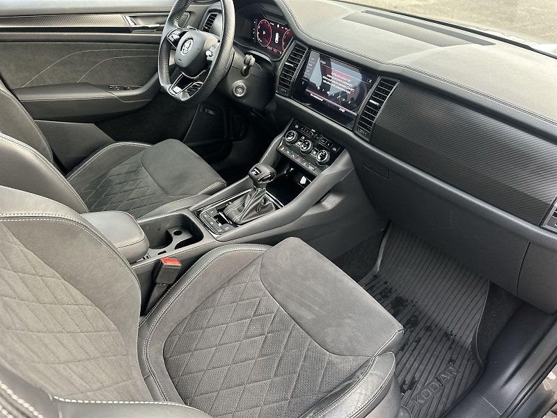 Škoda Kodiaq (2023) 2.0 TDI 4x4 DSG Sportline - fotka 9 z 36