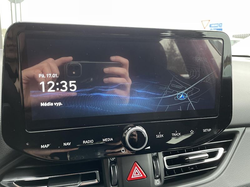 Hyundai i30 1,5T-GDI MHEV 103kW N-line MAN - fotka 25 z 32