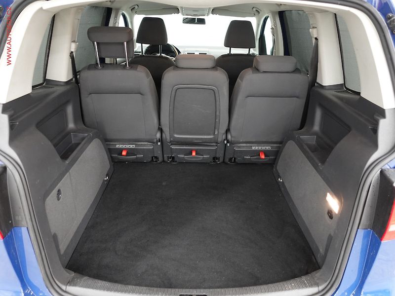Volkswagen Touran (2011) 1.6 TDi, autoAC, temp - fotka 7 z 21