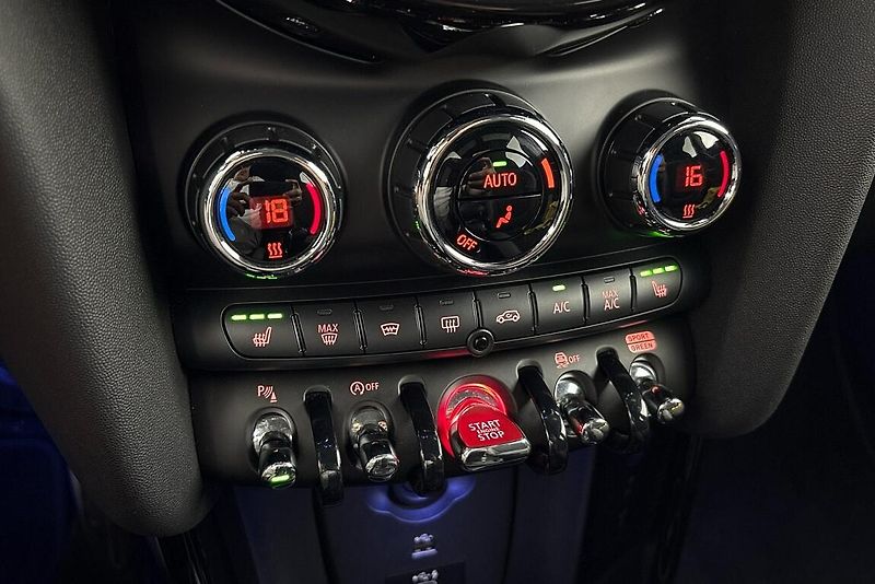 Mini Cooper S 5dvéř. - fotka 22 z 23