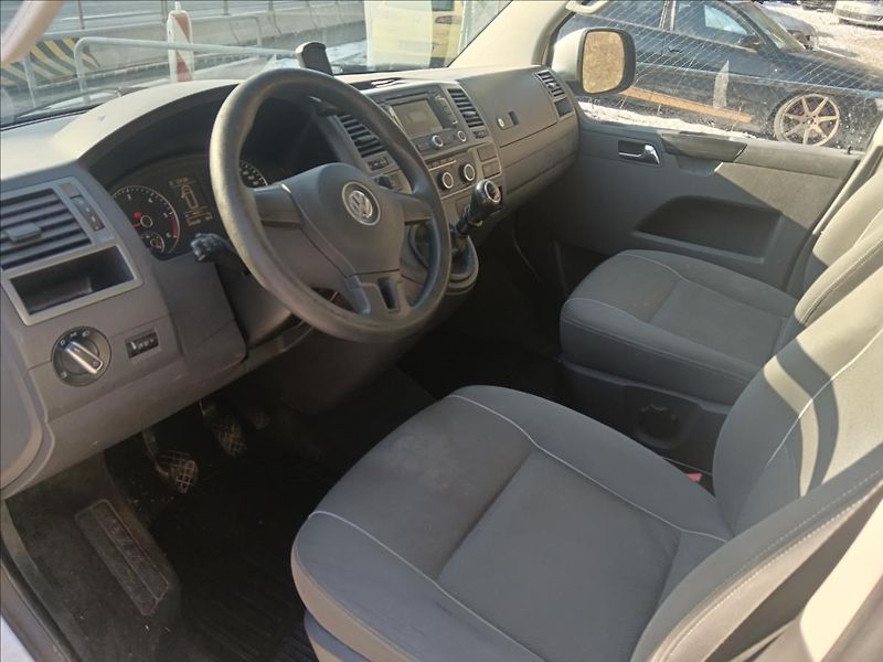 Volkswagen Multivan 2,0 TDi - fotka 21 z 25
