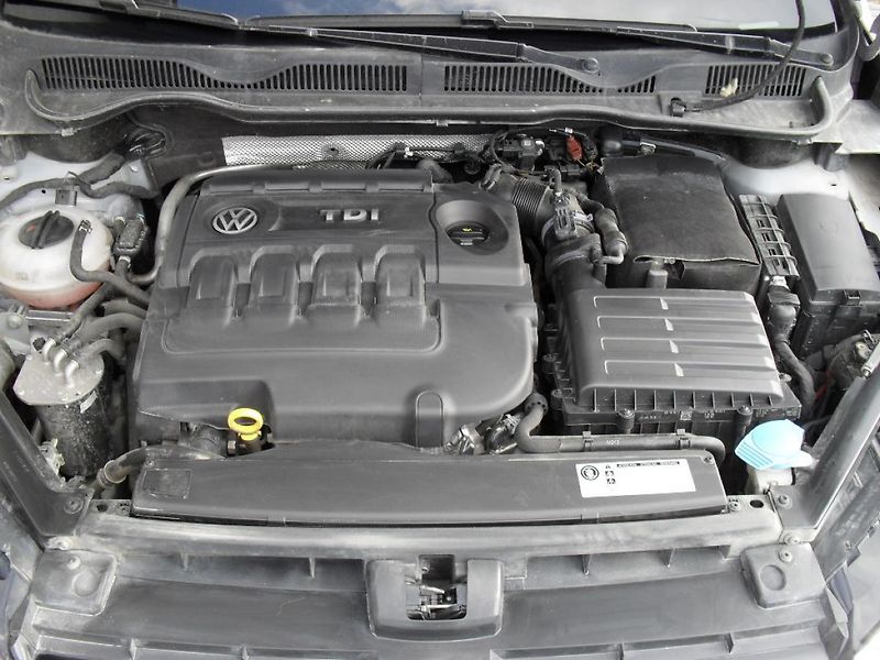 Volkswagen Golf Sportsvan 1,6 TDI Tempomat ALU kola PDC - fotka 34 z 35