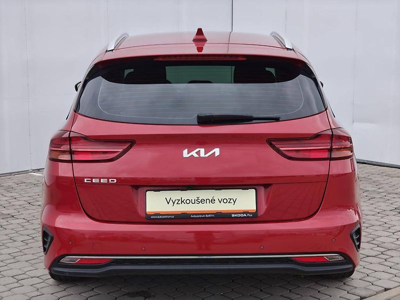 Kia Ceed SPIN 1,5 T-GDi - fotka 20 z 21