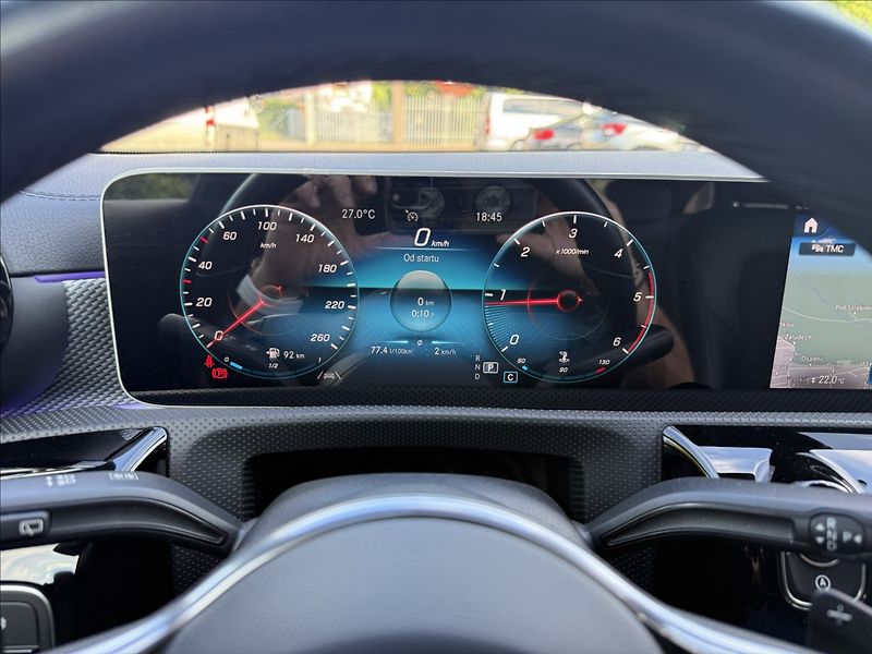 Mercedes-Benz CLA 180d - fotka 14 z 23