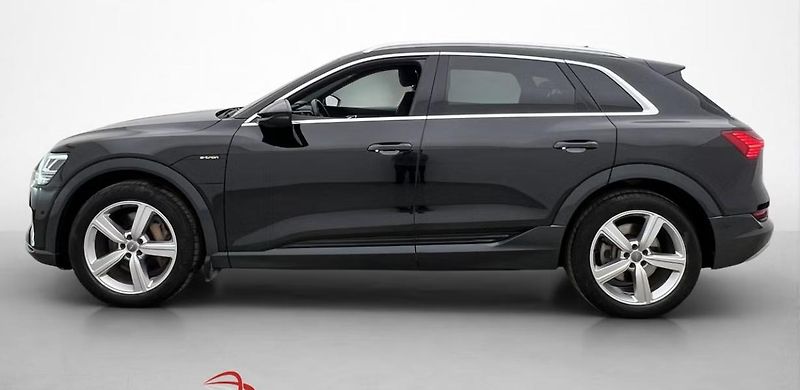 Audi e-tron 55 Quattro 360kam Tažné LED - fotka 4 z 23