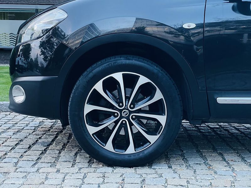 Nissan Qashqai 2.0i +2 MAN 1MAJ TAŽNÉ KAMERA - fotka 46 z 46