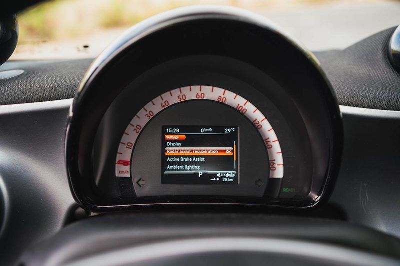 Smart Forfour (2019) EQ, SoH 86%, Automat - fotka 17 z 29