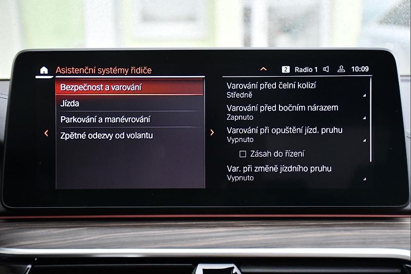 BMW Řada 5 540i xD LUXURY HUD LASER TAŽNÉ - fotka 36 z 46