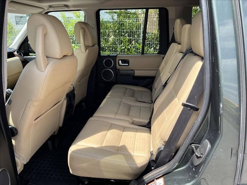 Land Rover Discovery 2,7 TDV6 4X4 AUT NA OPRAVU!! - fotka 12 z 30