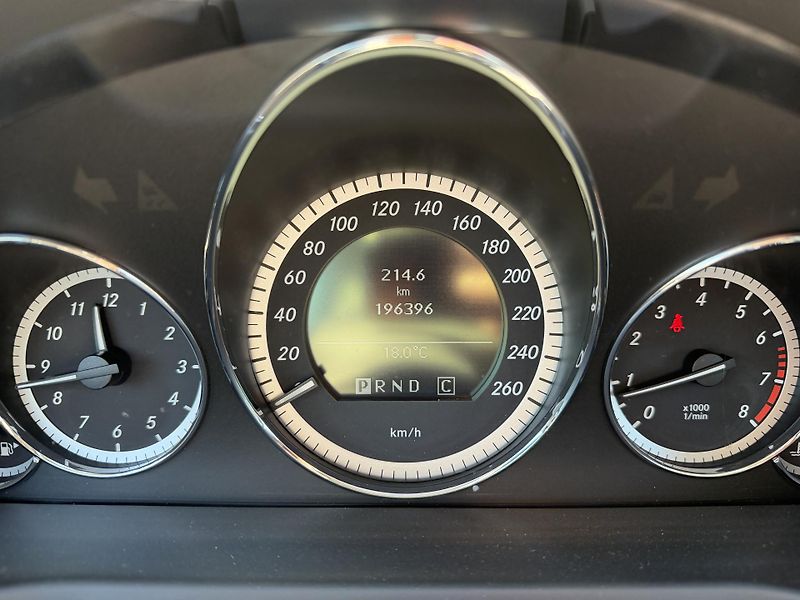 Mercedes-Benz Třídy E 250 CGI 5G KUPÉ SERVISKA - fotka 18 z 39
