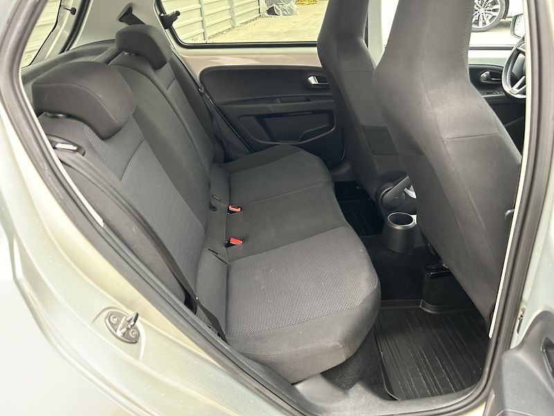 Škoda Citigo 1.0 MPI Elegance - fotka 20 z 24