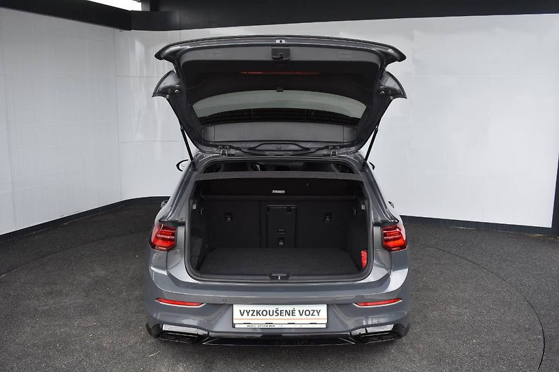 Volkswagen Golf (2022) 1.5TSI 110kW R-Line, Manuál - fotka 10 z 24