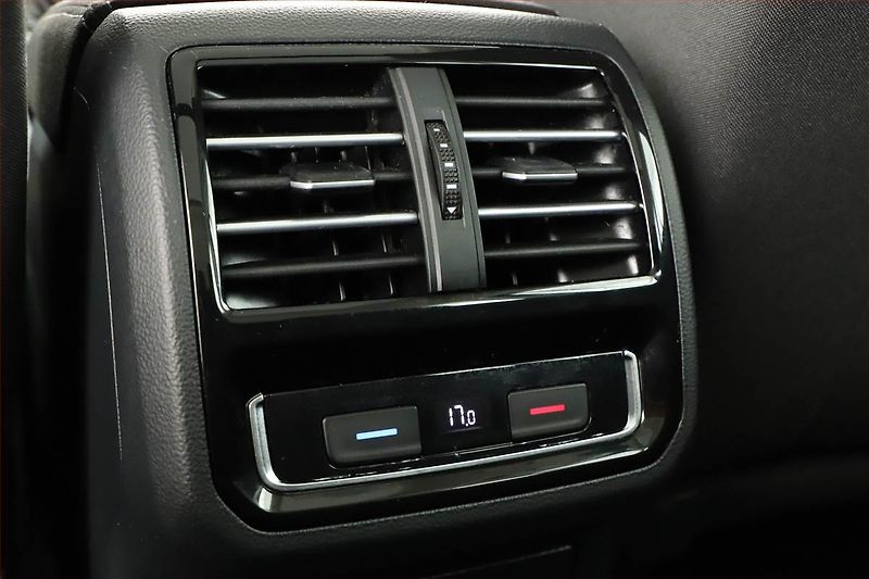 Volkswagen Passat (2015) 2.0 TDI, Automat, Navi - fotka 14 z 20