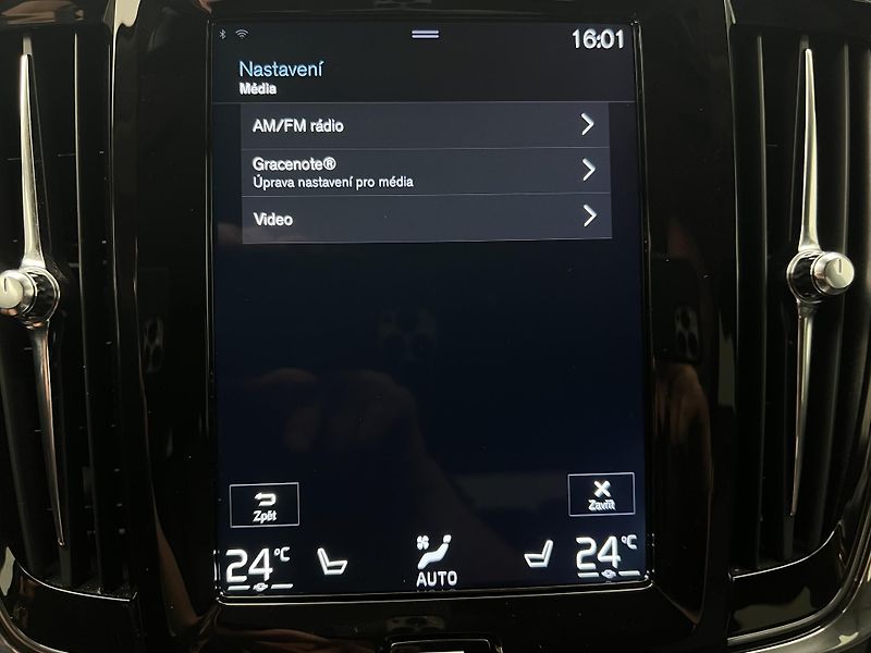 Volvo V90 T5 AWD PLUS AUT - fotka 38 z 44