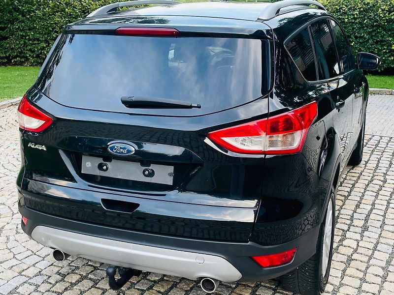 Ford Kuga 2.0TDCi 4x4 MAN TAŽNÉ SERVISKA - fotka 11 z 47