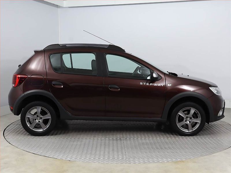 Dacia Sandero (2017) Stepway 1.5 dCi, Navi - fotka 6 z 16