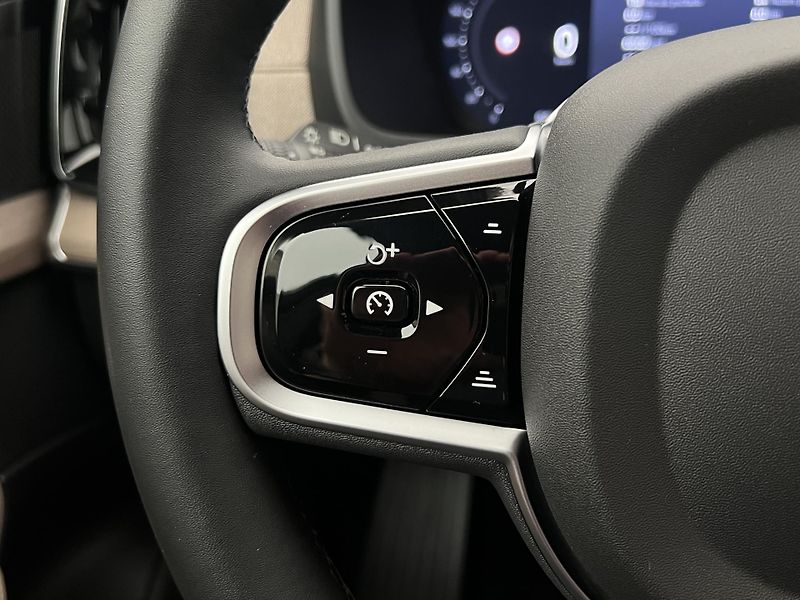 Volvo XC90 T8 AWD BRIGHT PLUS 7 MÍST - fotka 26 z 53