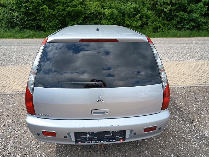 Mitsubishi Lancer (2005) 2.0 16v 100kw - fotka 19 z 45